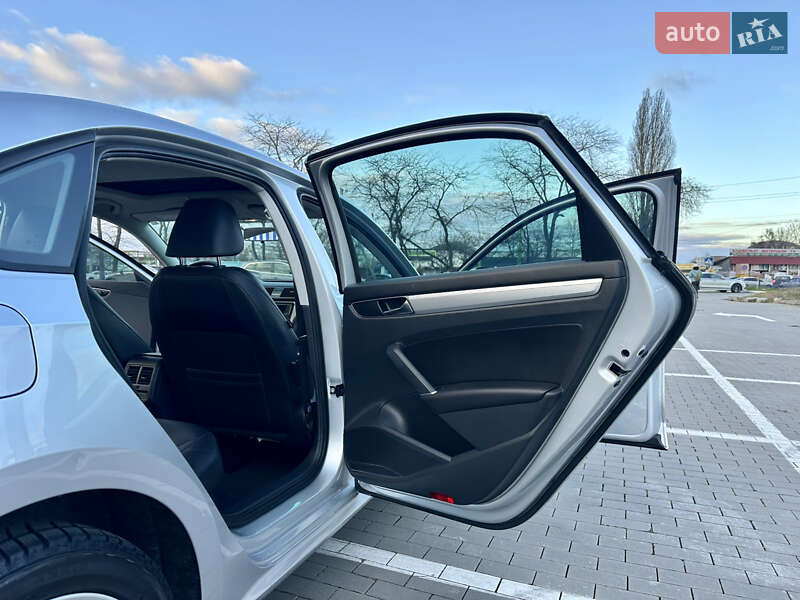 Седан Volkswagen Passat 2018 в Одессе