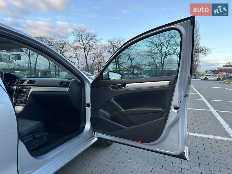 Седан Volkswagen Passat 2018 в Одессе