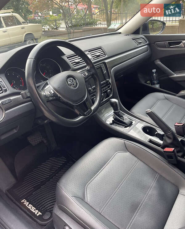 Седан Volkswagen Passat 2016 в Тернополі