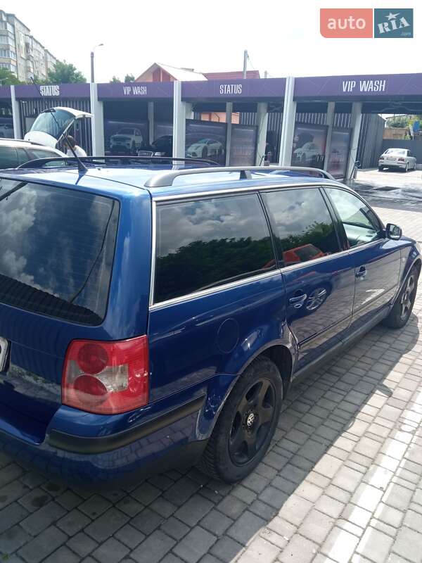 Універсал Volkswagen Passat 2000 в Рівному