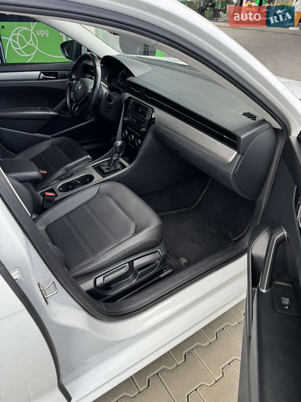 Седан Volkswagen Passat 2020 в Одессе