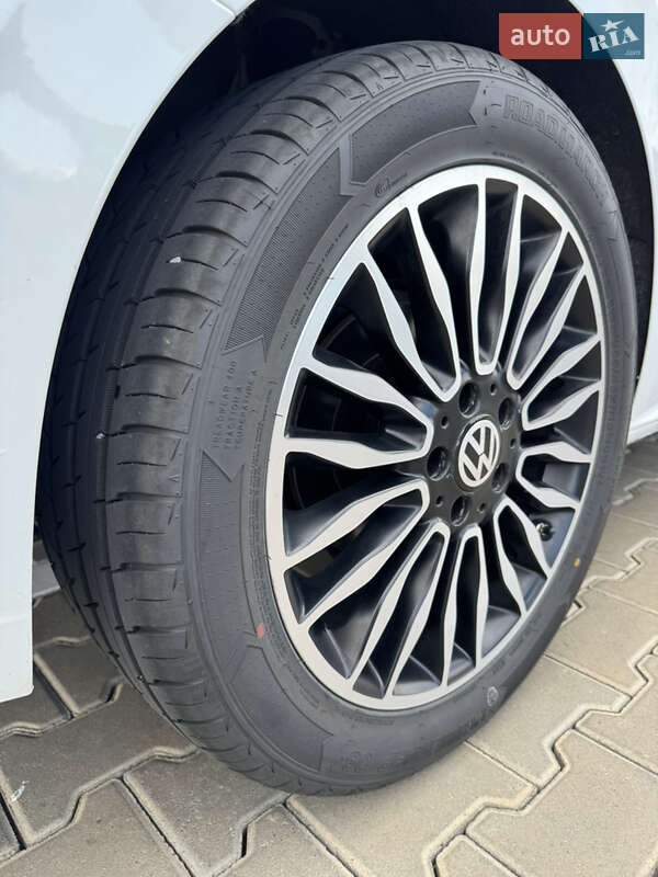 Седан Volkswagen Passat 2020 в Одессе