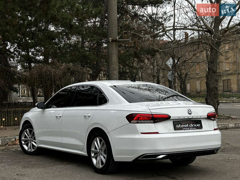 Седан Volkswagen Passat 2021 в Николаеве