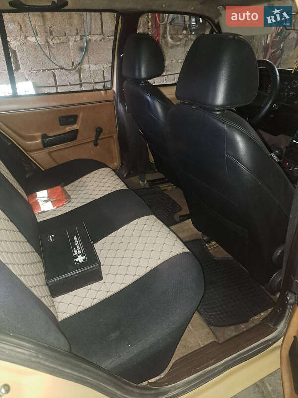 Хетчбек Volkswagen Passat 1981 в Ужгороді