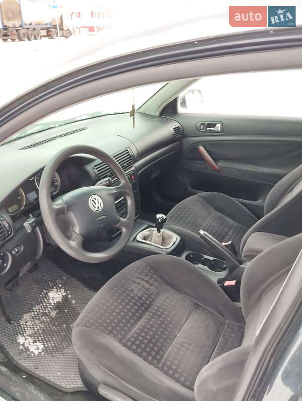 Седан Volkswagen Passat 2001 в Рованцях фото 10 Седан Volkswagen Passat 2001 в Рованцях