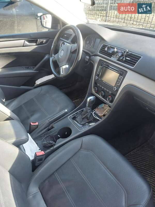 Седан Volkswagen Passat 2015 в Тернополе