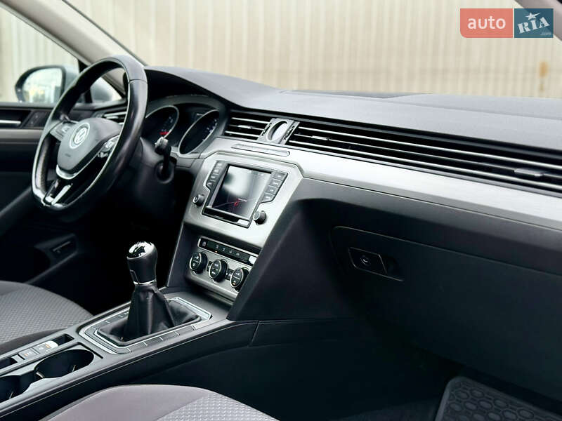 Универсал Volkswagen Passat 2016 в Луцке
