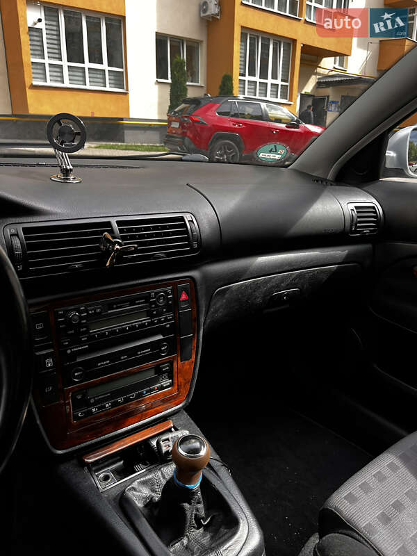 Універсал Volkswagen Passat 2001 в Вінниці