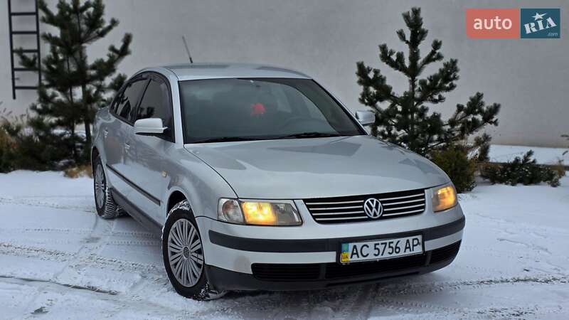 Седан Volkswagen Passat 1997 в Луцке