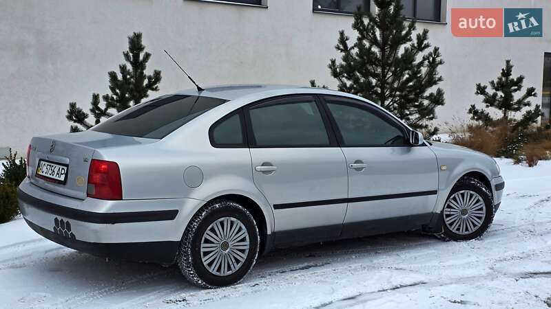 Седан Volkswagen Passat 1997 в Луцке