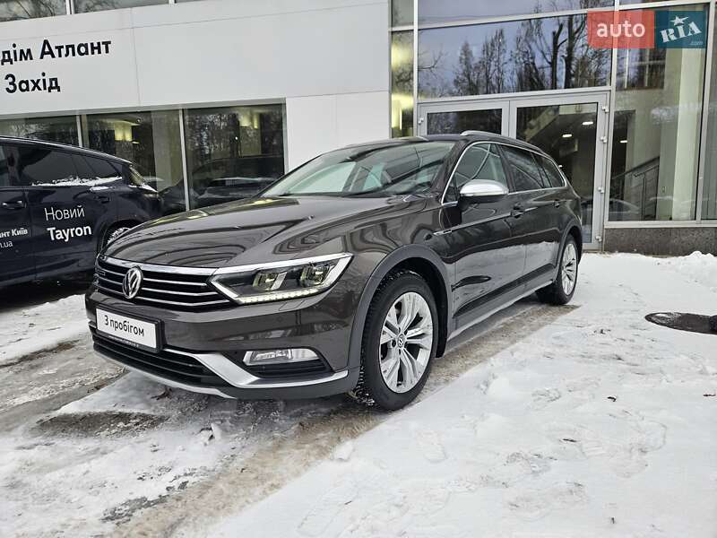 Универсал Volkswagen Passat 2018 в Киеве