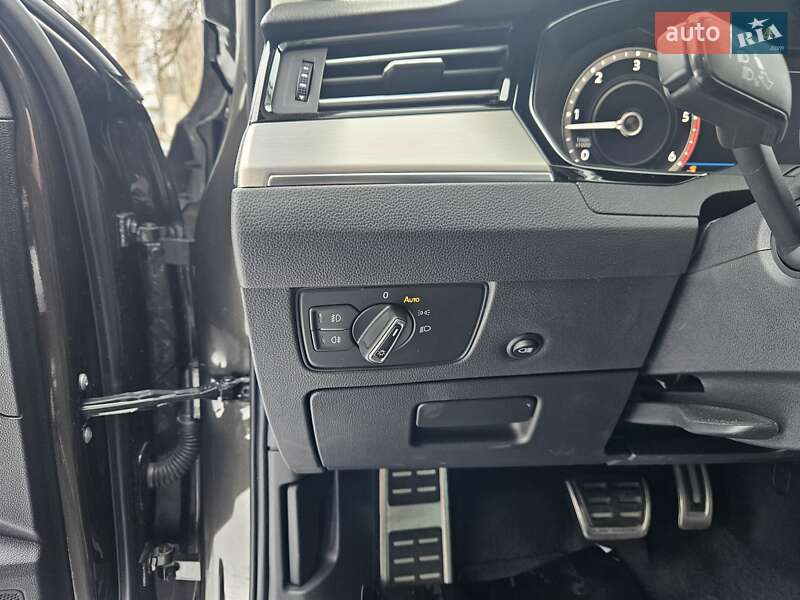 Универсал Volkswagen Passat 2018 в Киеве