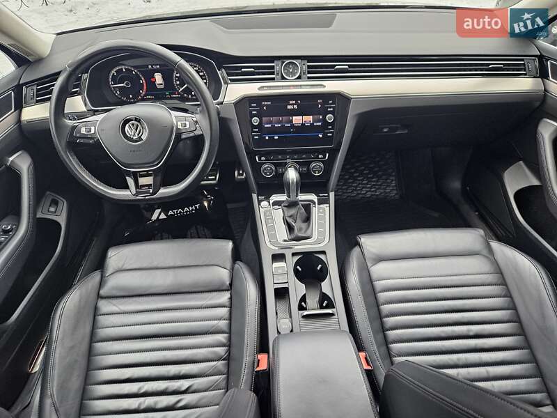 Универсал Volkswagen Passat 2018 в Киеве
