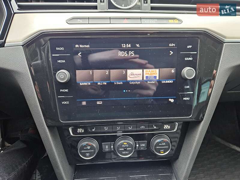 Универсал Volkswagen Passat 2018 в Киеве