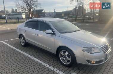 Седан Volkswagen Passat 2005 в Тячеве