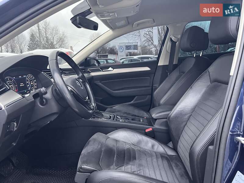 Універсал Volkswagen Passat 2017 в Житомирі