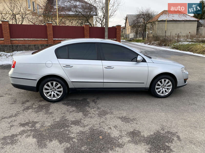 Седан Volkswagen Passat 2008 в Мукачевому