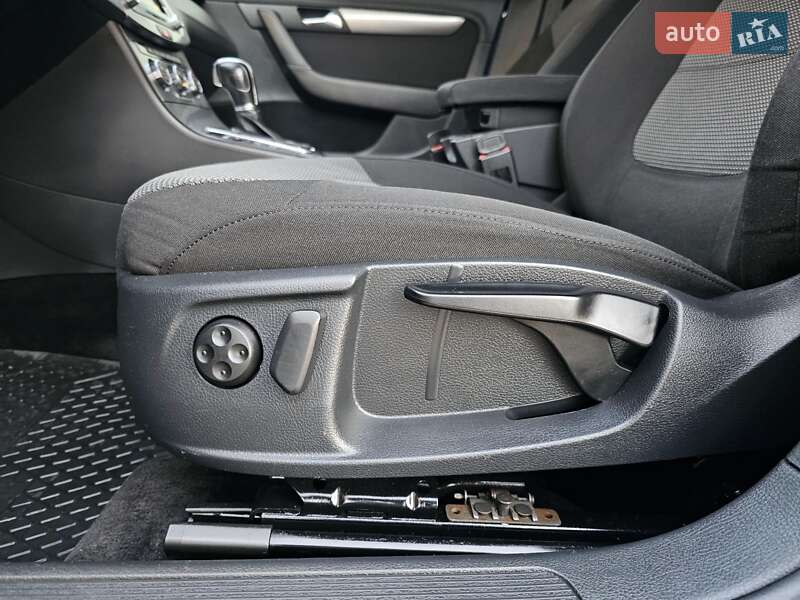 Универсал Volkswagen Passat 2012 в Стрые фото 137 Универсал Volkswagen Passat 2012 в Стрые