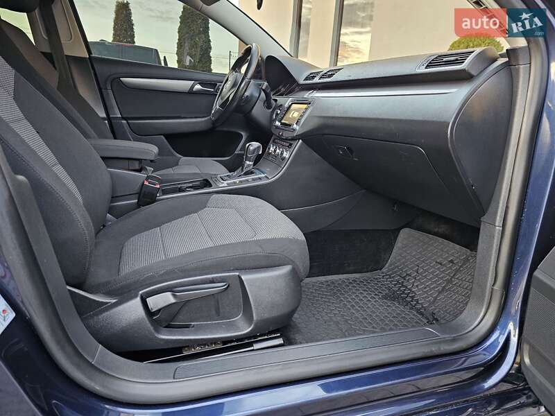Универсал Volkswagen Passat 2012 в Стрые фото 144 Универсал Volkswagen Passat 2012 в Стрые