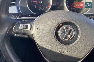 Универсал Volkswagen Passat 2015 в Нововолынске