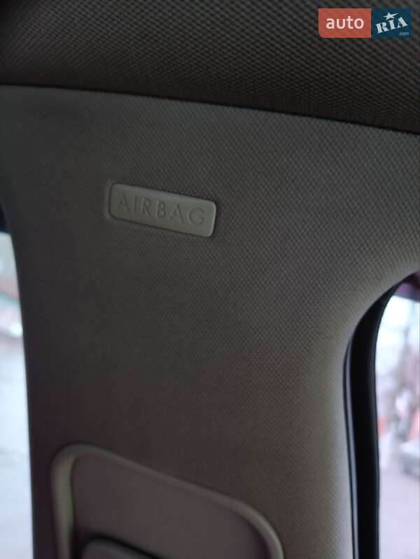 Універсал Volkswagen Passat 2001 в Путивлі