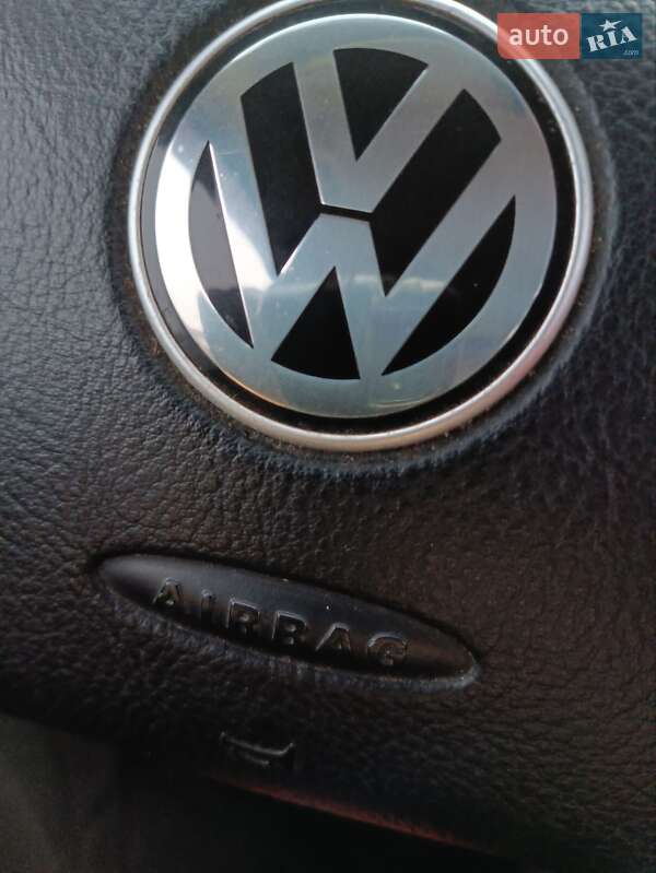 Універсал Volkswagen Passat 2001 в Путивлі