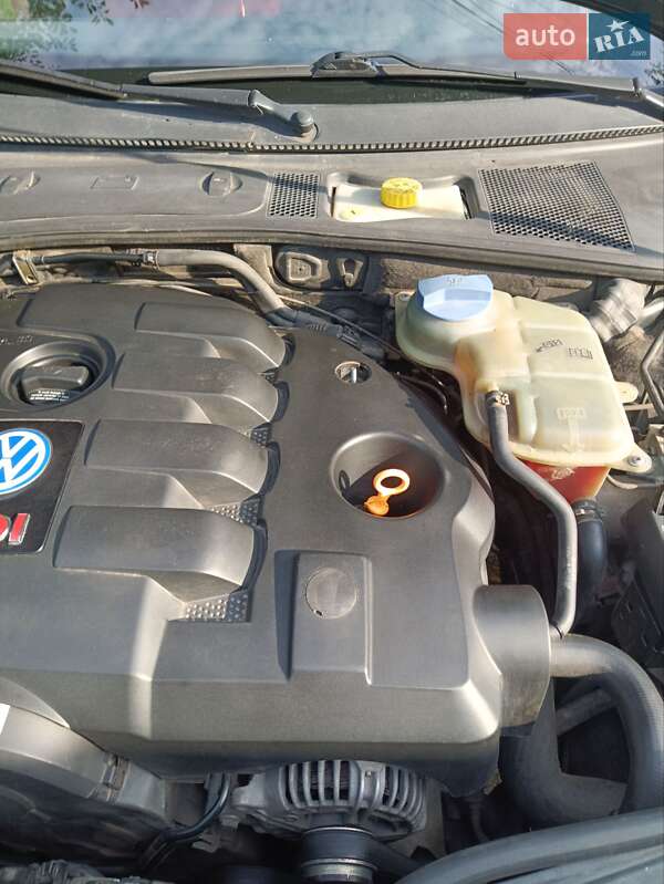 Універсал Volkswagen Passat 2001 в Путивлі