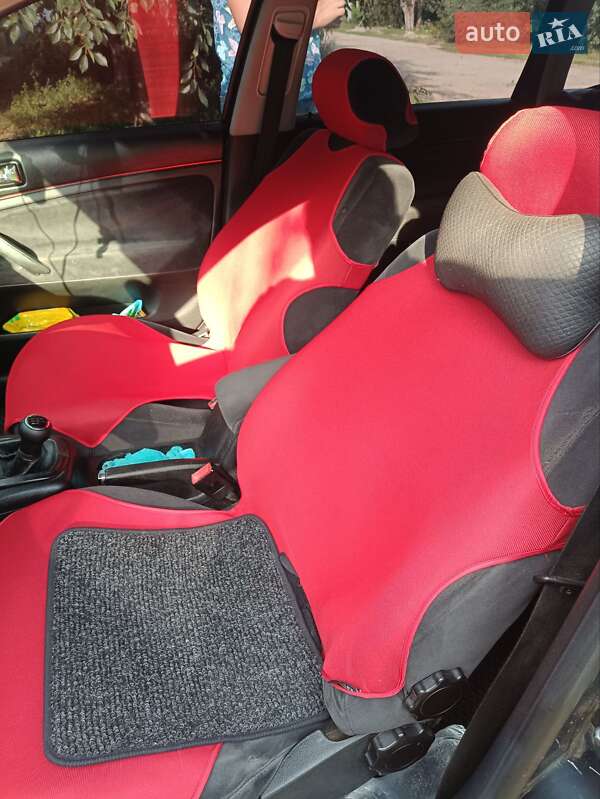 Універсал Volkswagen Passat 2001 в Путивлі