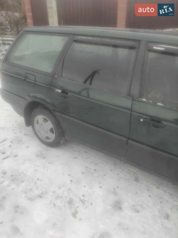 Універсал Volkswagen Passat 1991 в Волочиську