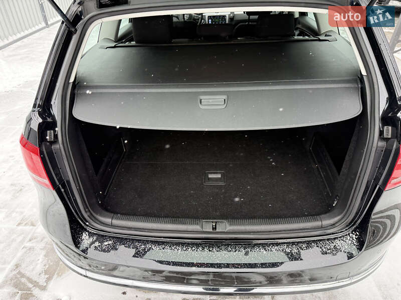 Универсал Volkswagen Passat 2012 в Киеве