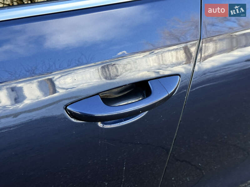 Седан Volkswagen Passat 2015 в Днепре