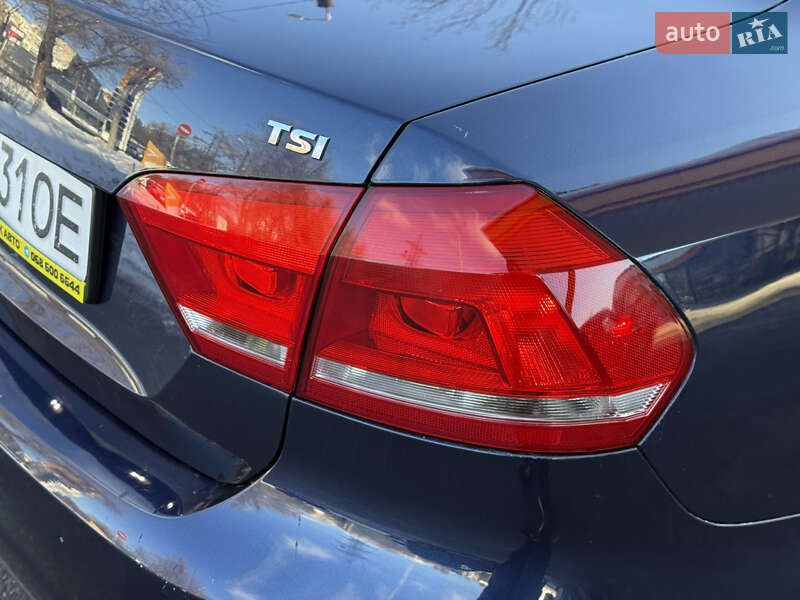 Седан Volkswagen Passat 2015 в Днепре