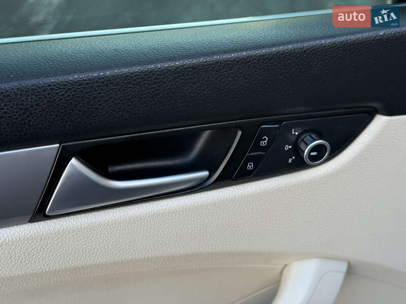 Седан Volkswagen Passat 2015 в Днепре