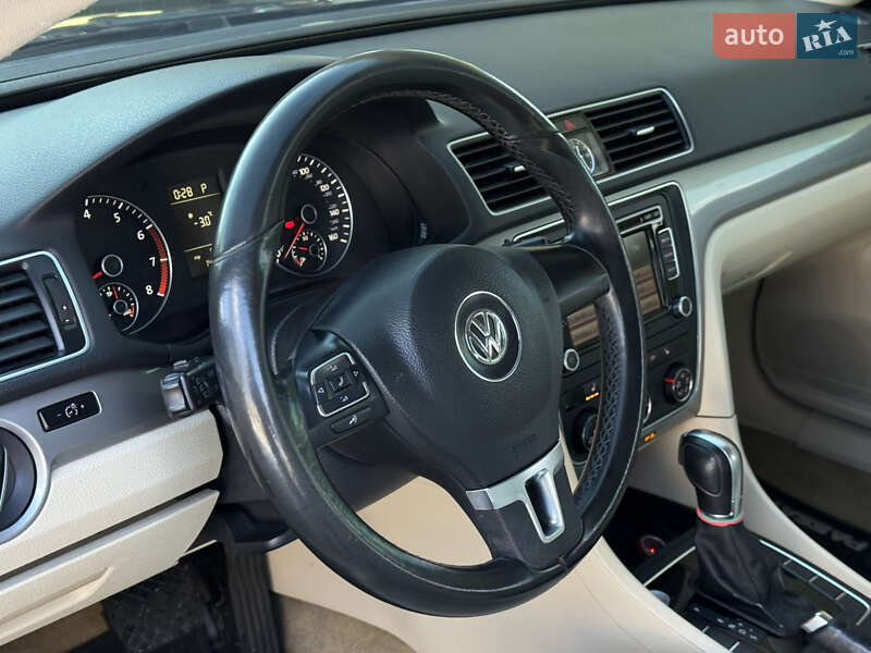Седан Volkswagen Passat 2015 в Днепре