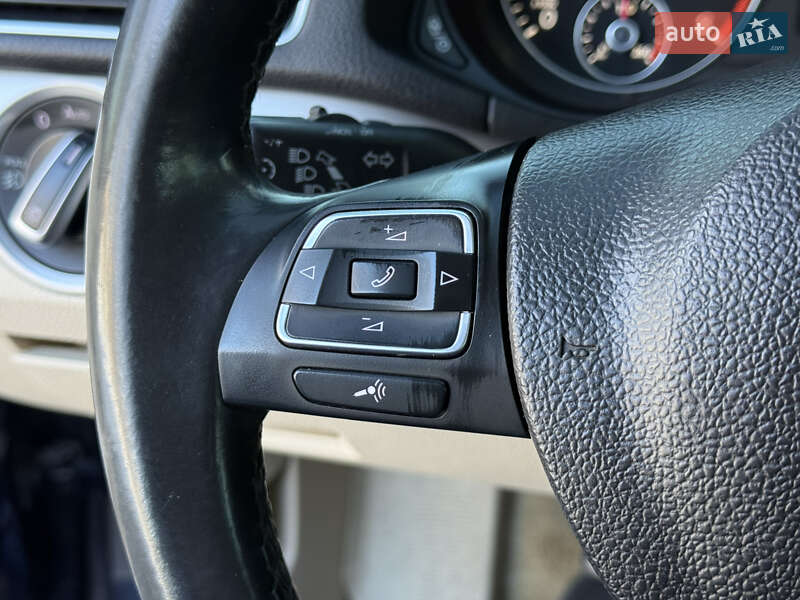 Седан Volkswagen Passat 2015 в Днепре