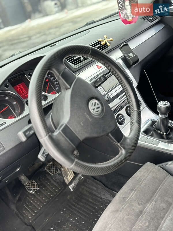 Универсал Volkswagen Passat 2006 в Ивано-Франковске