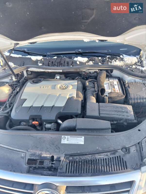 Універсал Volkswagen Passat 2010 в Чернігові