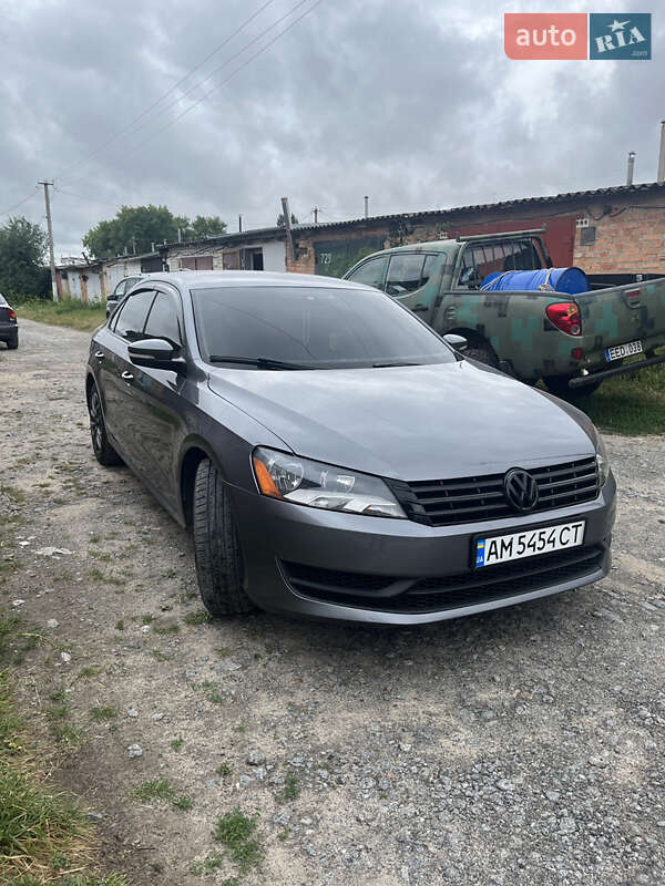 Седан Volkswagen Passat 2012 в Бердичеве