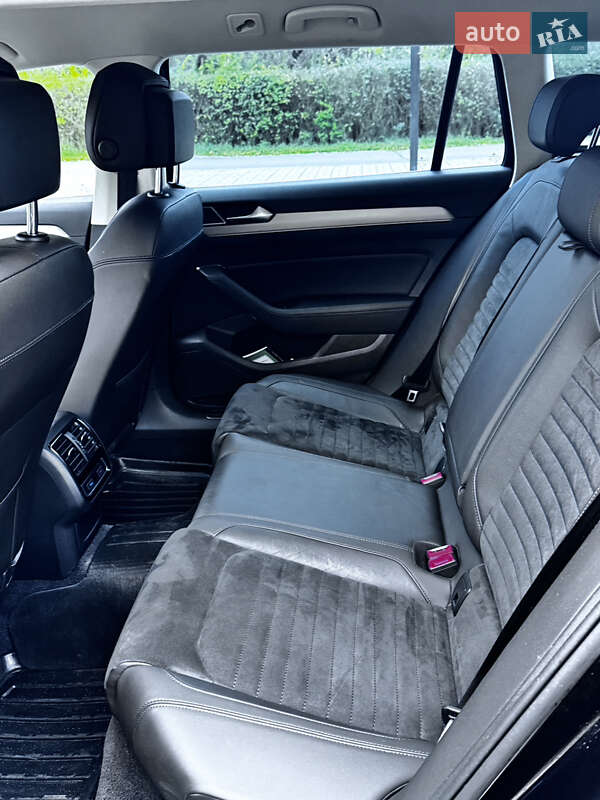 Универсал Volkswagen Passat 2019 в Киеве