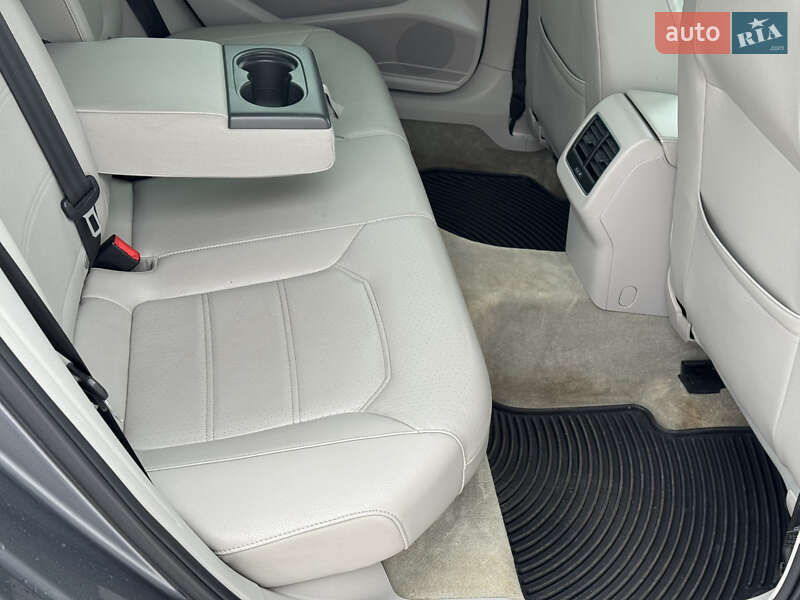 Седан Volkswagen Passat 2014 в Киеве