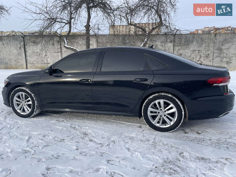 Седан Volkswagen Passat 2020 в Хмельницком