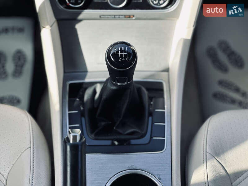 Седан Volkswagen Passat 2014 в Кременчуге