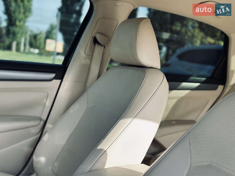 Седан Volkswagen Passat 2014 в Кременчуге