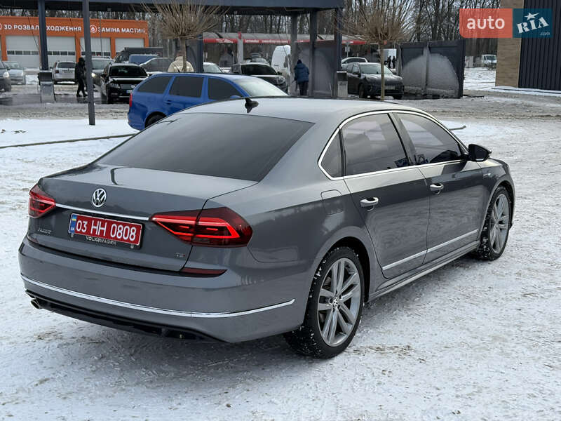 Седан Volkswagen Passat 2017 в Луцке