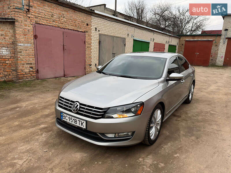 Седан Volkswagen Passat 2011 в Луцке