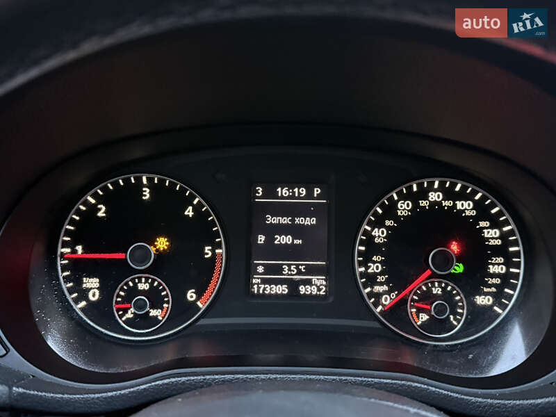 Седан Volkswagen Passat 2014 в Стрые