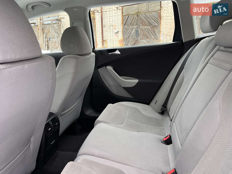 Универсал Volkswagen Passat 2009 в Луцке