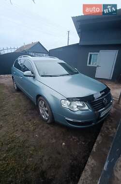 Универсал Volkswagen Passat 2010 в Житомире