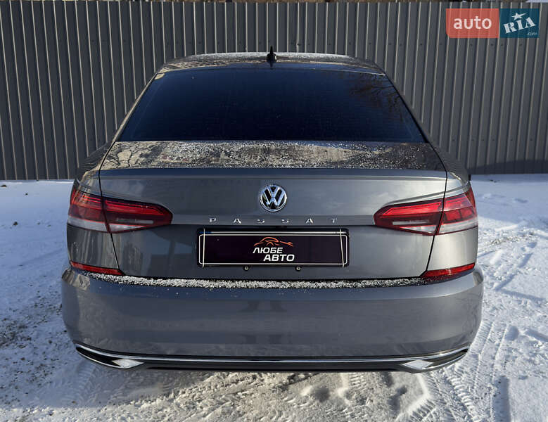 Седан Volkswagen Passat 2020 в Ивано-Франковске