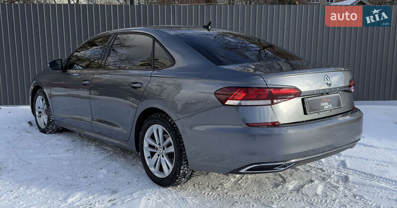 Седан Volkswagen Passat 2020 в Ивано-Франковске